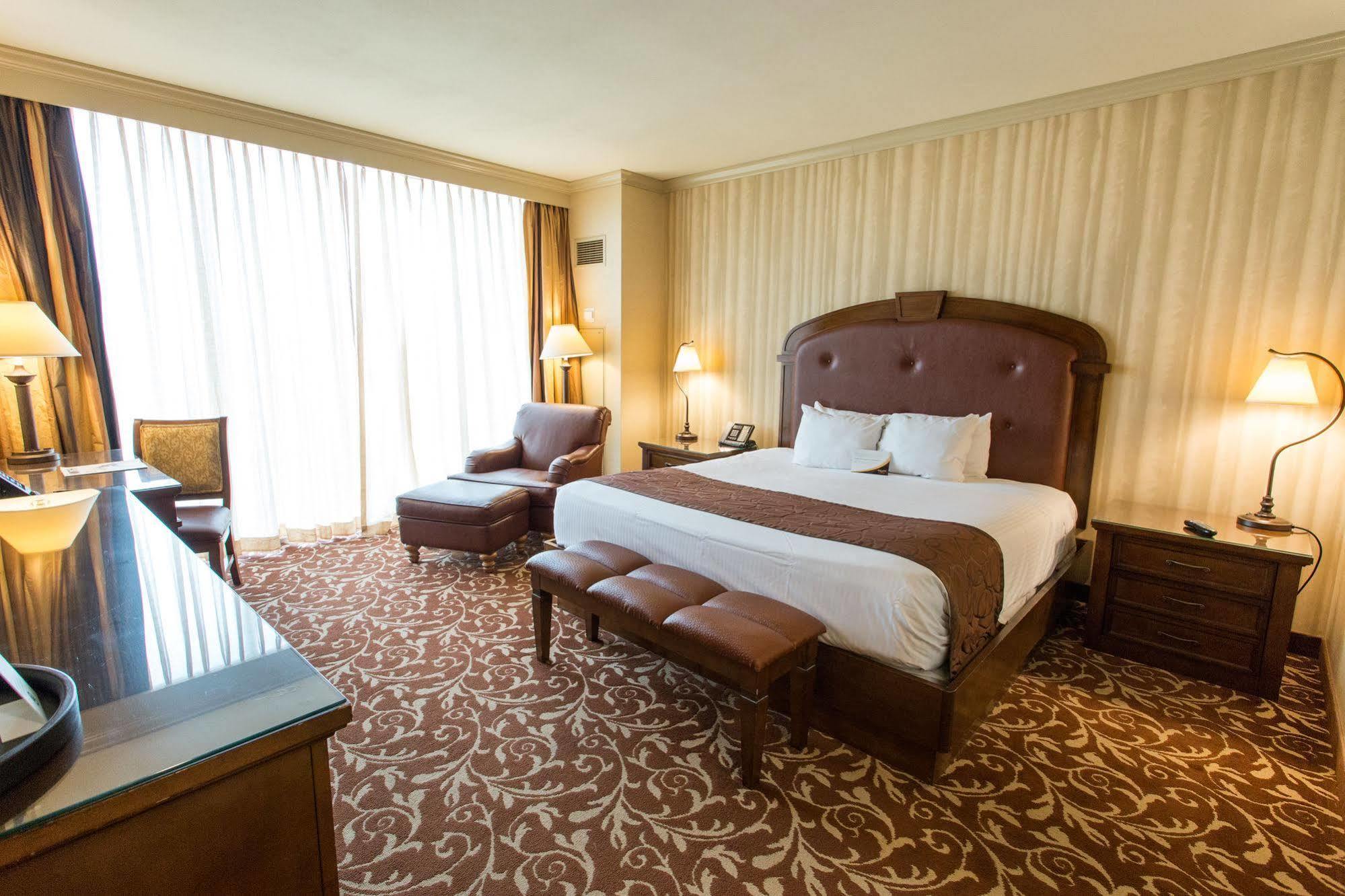 Argosy Casino Hotel & Spa Riverside Exterior foto