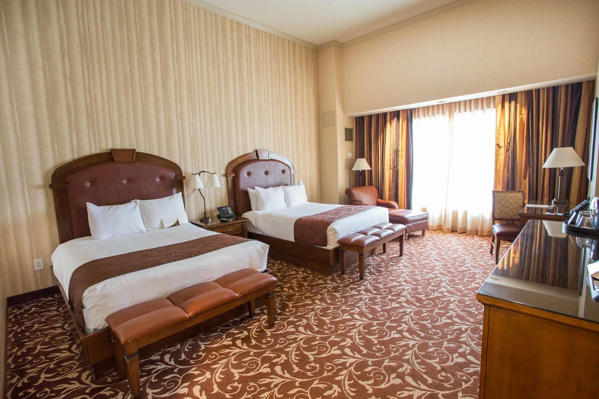 Argosy Casino Hotel & Spa Riverside Exterior foto